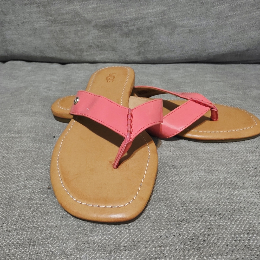 Ugg Tuolumne Coral Pink Women's Sandals Size 8 Never Worn!